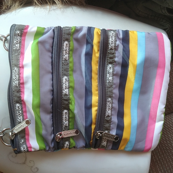 Lesportsac crossbody - Picture 2 of 5